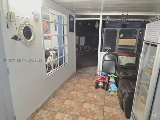 Продажа дома по адресу 3601 NW 102nd St - фото 9288008