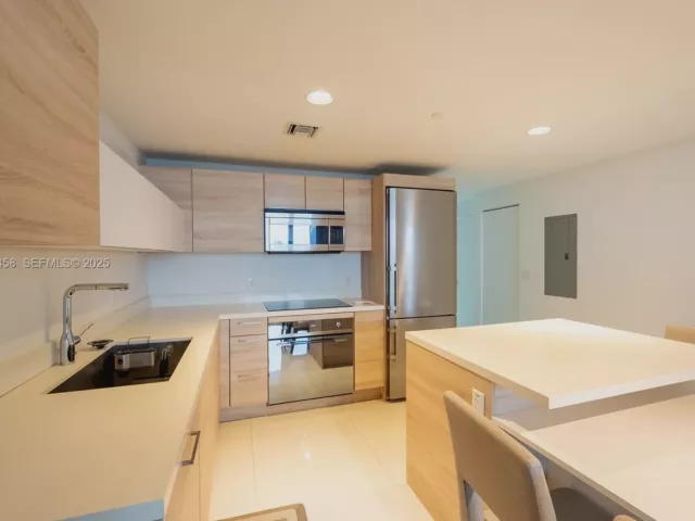 Продажа квартиры #3117 - фото 6926235