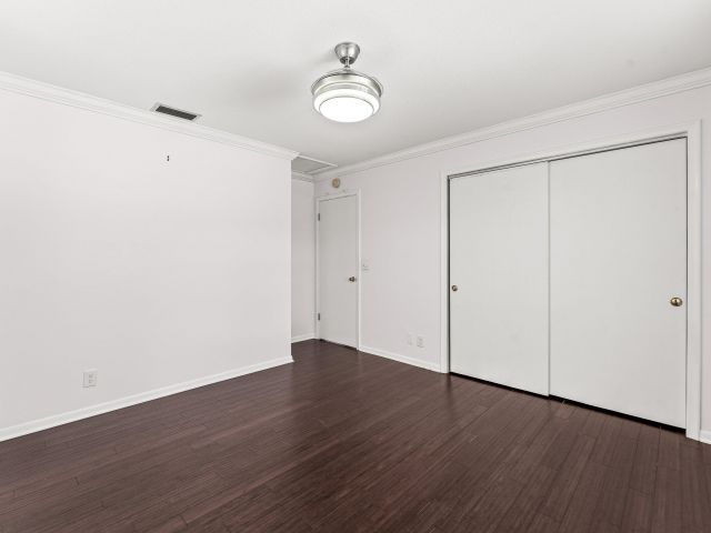 Продажа дома по адресу 368 Plymouth Road - фото 6926410