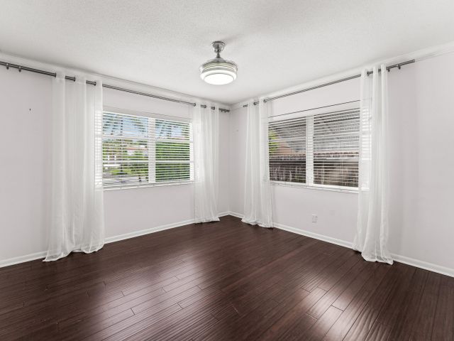 Продажа дома по адресу 368 Plymouth Road - фото 6926411