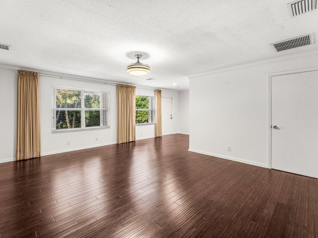 Продажа дома по адресу 368 Plymouth Road - фото 6926416