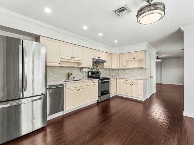 Продажа дома по адресу 368 Plymouth Road - фото 6926423