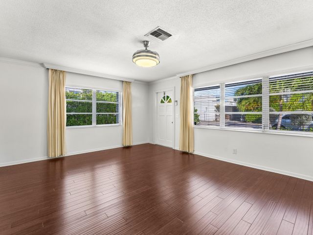 Продажа дома по адресу 368 Plymouth Road - фото 6926425