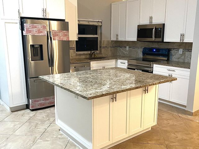 Дом в аренду по адресу 18859 La Costa Lane - фото 6926511