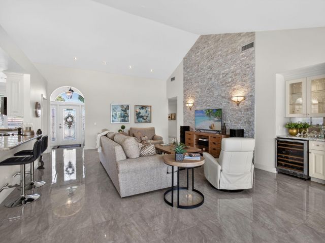 Продажа дома по адресу 2294 Saratoga Bay Drive - фото 6927724