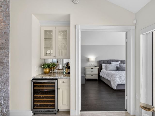 Продажа дома по адресу 2294 Saratoga Bay Drive - фото 6927727