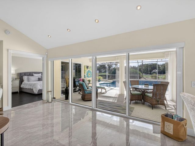 Продажа дома по адресу 2294 Saratoga Bay Drive - фото 6927728