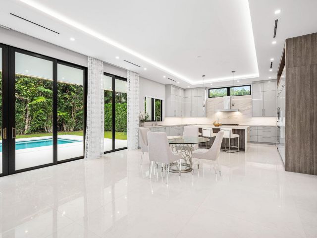 Продажа дома по адресу 2391 Areca Palm Road - фото 6925538