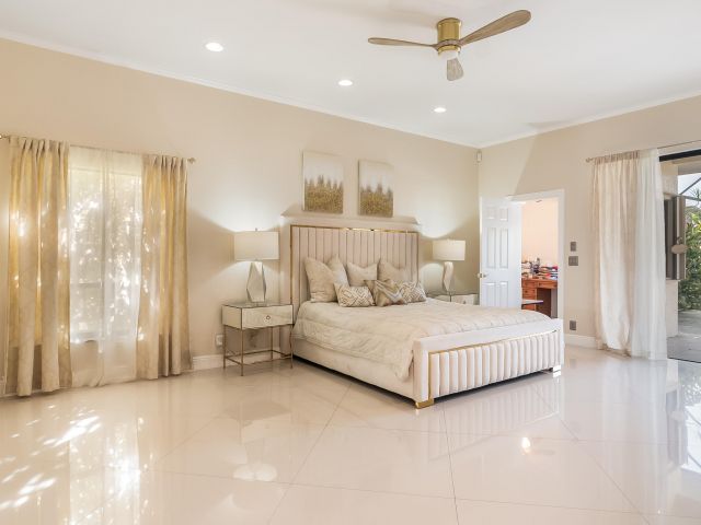 Продажа дома по адресу 10571 Boca Woods Lane - фото 6927747