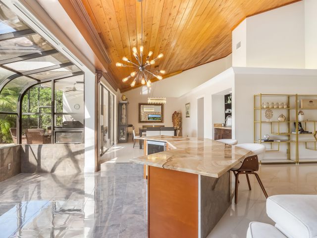 Продажа дома по адресу 10571 Boca Woods Lane - фото 6927753