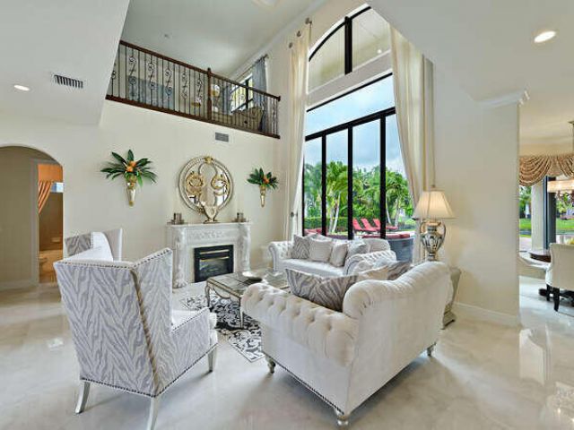 Дом в аренду по адресу 6950 NW 26th Way - фото 6926520