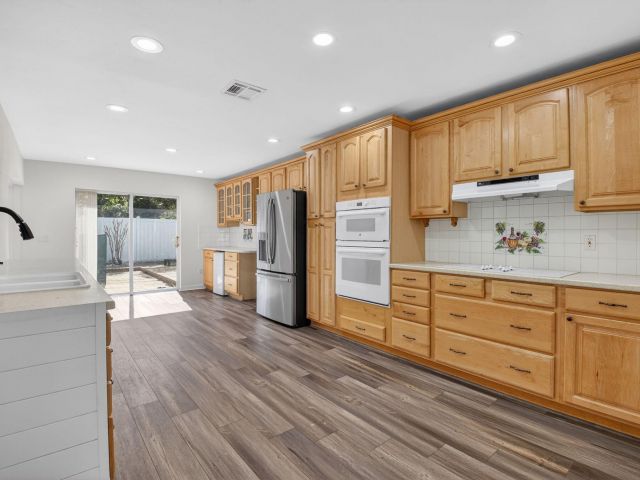 Дом в аренду по адресу 1012 W Camino Real - фото 6927379