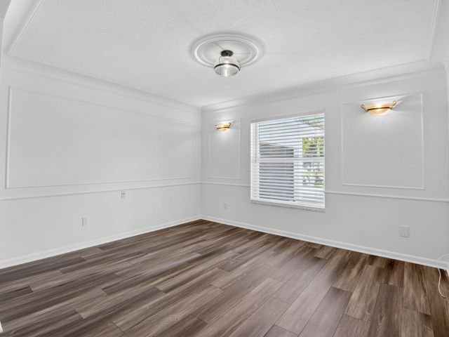 Дом в аренду по адресу 1012 W Camino Real - фото 6927385