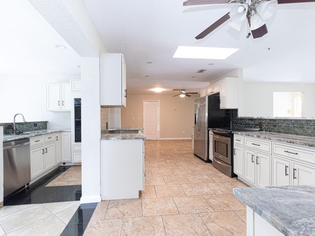 Дом в аренду по адресу 169 Armadillo Way - фото 6928028