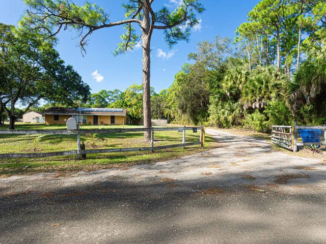 Дом в аренду по адресу 169 Armadillo Way - фото 6928041