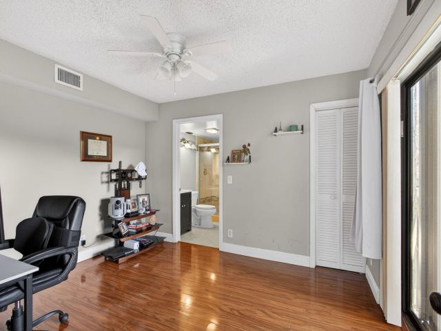 Дом в аренду по адресу 8164 Thames Boulevard C - фото 6928907