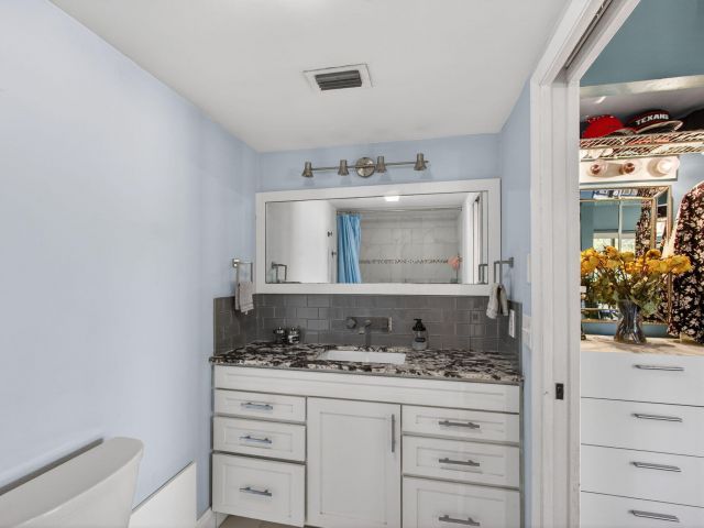 Дом в аренду по адресу 8164 Thames Boulevard C - фото 6928911