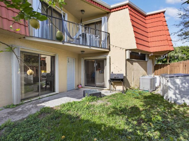 Дом в аренду по адресу 8164 Thames Boulevard C - фото 6928920