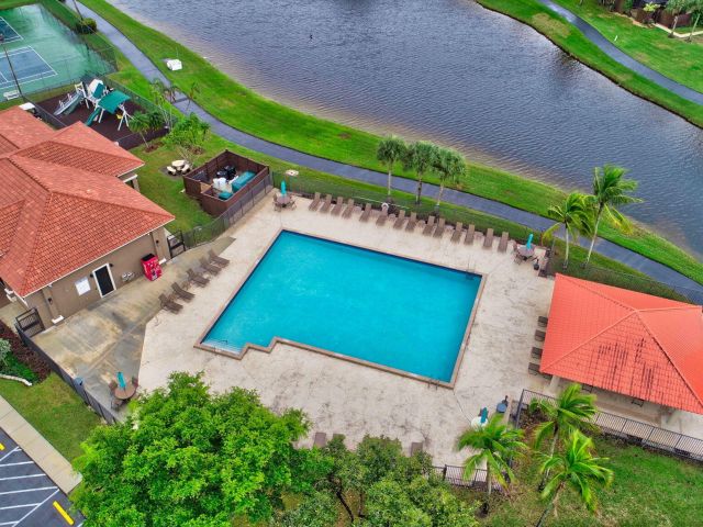 Дом в аренду по адресу 8164 Thames Boulevard C - фото 6928922