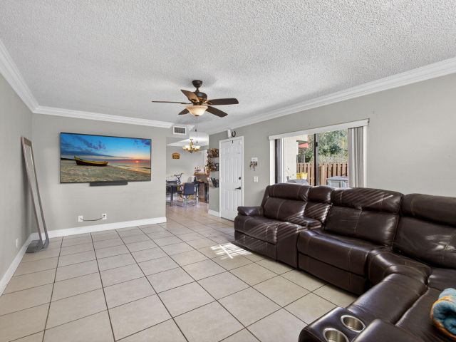 Дом в аренду по адресу 8164 Thames Boulevard C - фото 6928925