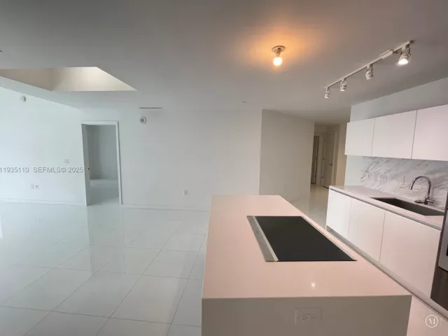 Продажа квартиры #3103 - фото 6928193