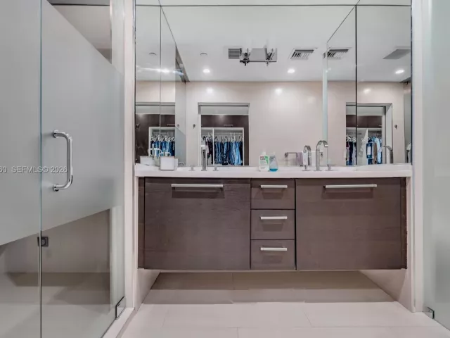 Продажа квартиры #2312 - фото 6928063