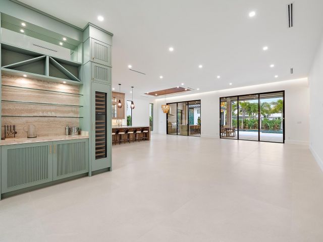 Продажа дома по адресу 247 Seville Road - фото 6932684