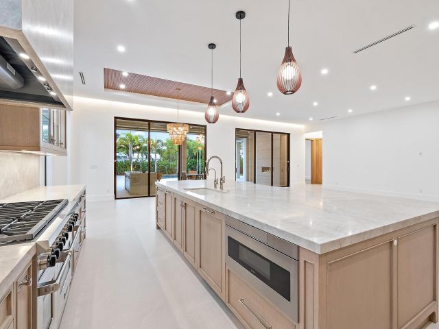 Продажа дома по адресу 247 Seville Road - фото 6932687