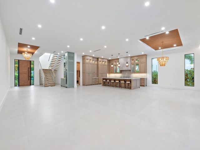 Продажа дома по адресу 247 Seville Road - фото 6932690