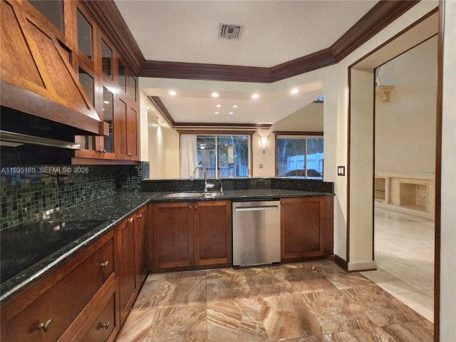 Дом в аренду по адресу 21028 NE 34th Ct 21028 - фото 6932968