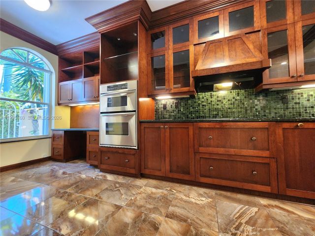 Дом в аренду по адресу 21028 NE 34th Ct 21028 - фото 6932969