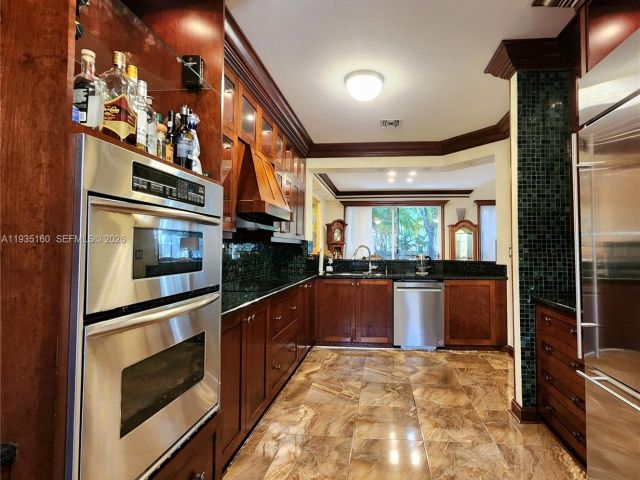 Дом в аренду по адресу 21028 NE 34th Ct 21028 - фото 6932970