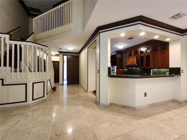 Дом в аренду по адресу 21028 NE 34th Ct 21028 - фото 6932975