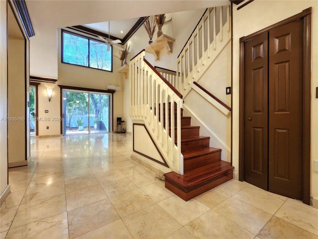 Дом в аренду по адресу 21028 NE 34th Ct 21028 - фото 6932979