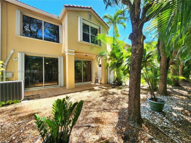 Дом в аренду по адресу 21028 NE 34th Ct 21028 - фото 6932982