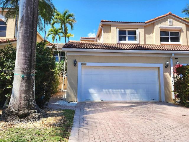 Дом в аренду по адресу 21028 NE 34th Ct 21028 - фото 6932983