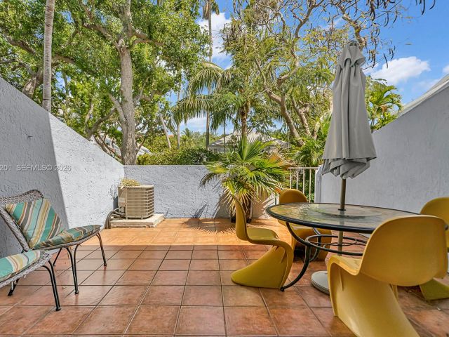 Продажа дома по адресу 798 Crandon Blvd 16-C - фото 6931531