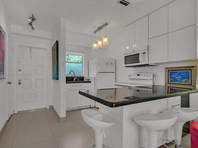 Продажа дома по адресу 798 Crandon Blvd 16-C - фото 6931533