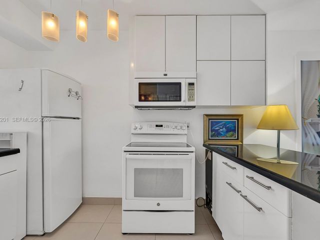 Продажа дома по адресу 798 Crandon Blvd 16-C - фото 6931534