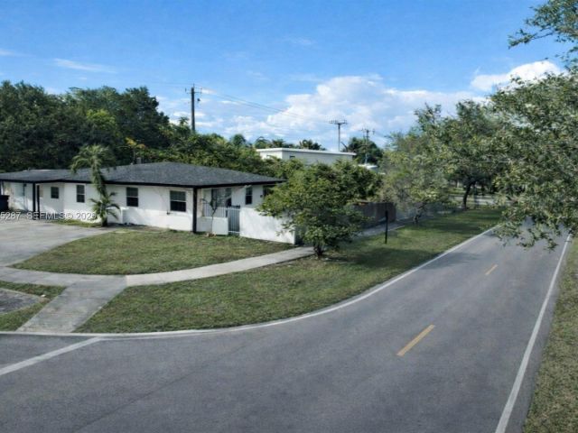 Продажа дома по адресу 9201 SW 43rd Ter - фото 7438396