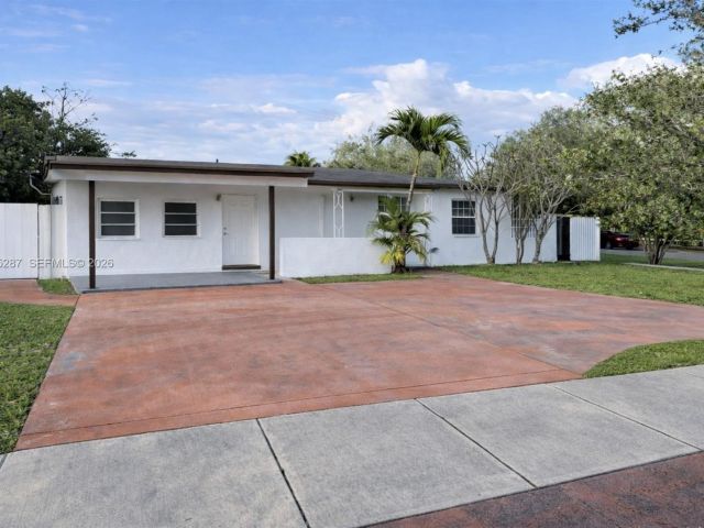 Продажа дома по адресу 9201 SW 43rd Ter - фото 7438397