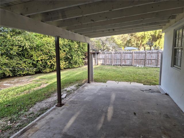 Продажа дома по адресу 9201 SW 43rd Ter - фото 7438406