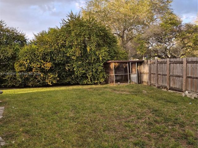 Продажа дома по адресу 9201 SW 43rd Ter - фото 7438407