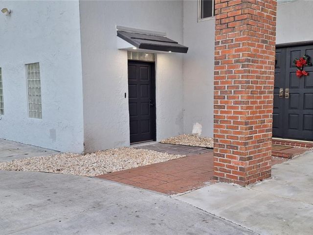 Дом в аренду по адресу 14402 SW 111th St 14402 - фото 7504430