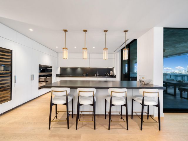 Продажа квартиры #6823 - фото 6931395