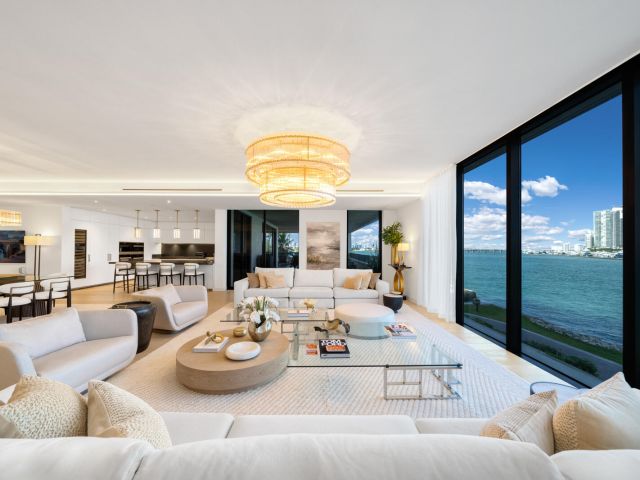 Продажа квартиры #6823 - фото 6931404