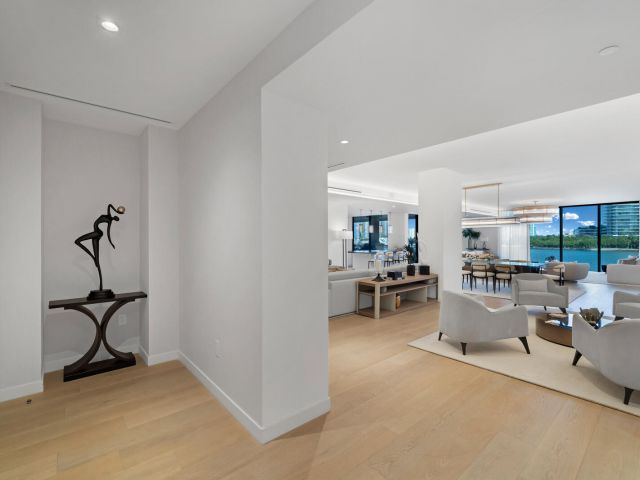 Продажа квартиры #6823 - фото 6931407