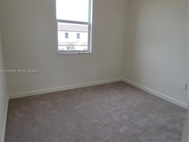 Дом в аренду по адресу 26430 SW 148th Ct 26430 - фото 7462130