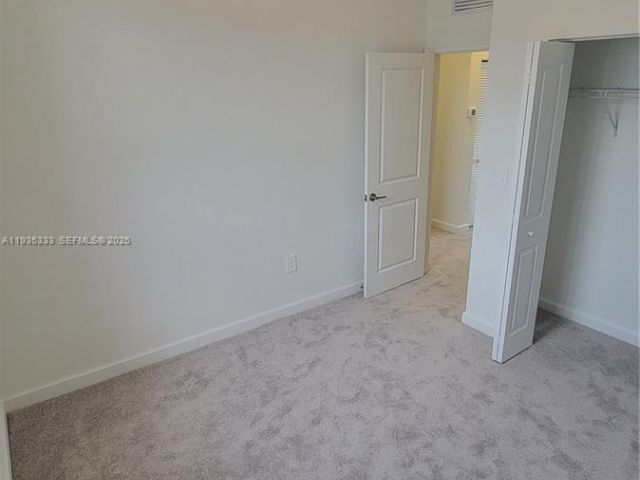 Дом в аренду по адресу 26430 SW 148th Ct 26430 - фото 7462132