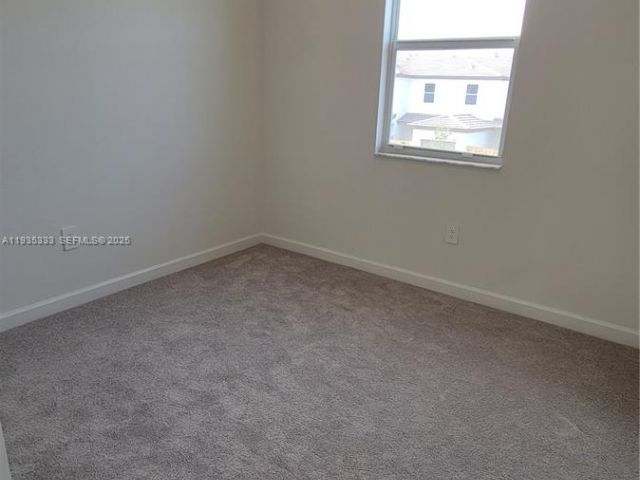 Дом в аренду по адресу 26430 SW 148th Ct 26430 - фото 7462133